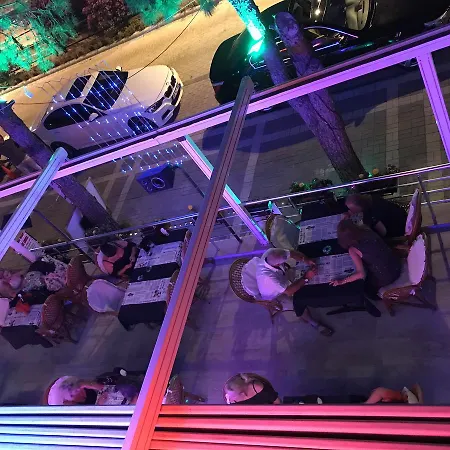 Twenty One Hotell