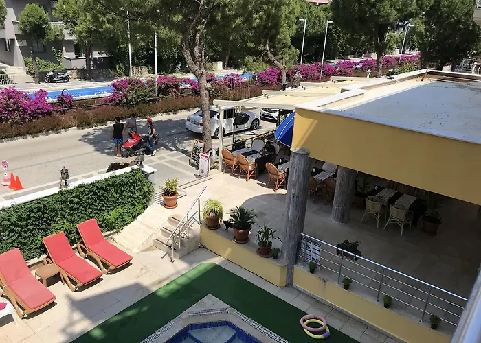 Отель Twenty One *